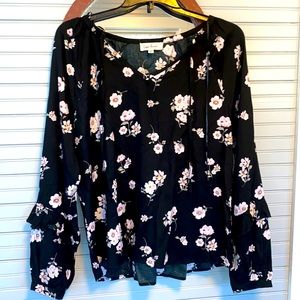 Women’s flower long sleeve top